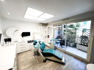 Salle de soins du cabinet dentaire à Aubagne